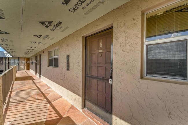 Photo - 6101 N Falls Cir Dr Unit 403