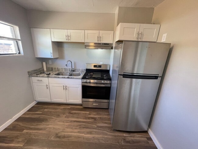 Photo - Remodeled Two Bedroom, End Unit with A/C and Large Fenced Yard at La Terraza!! Unit Forg2132C