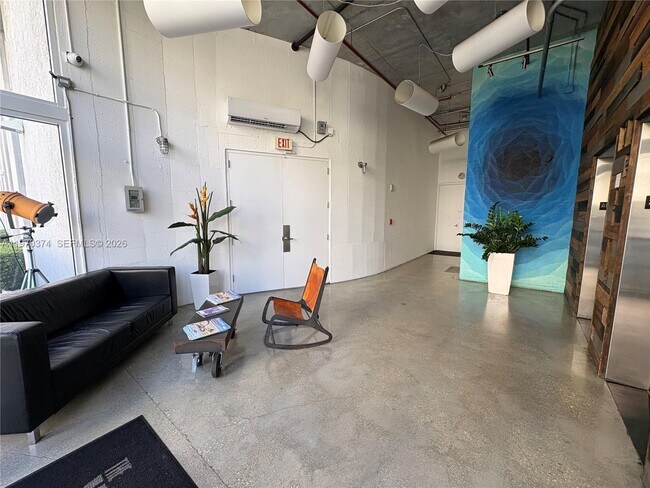 Photo - 444 NE 30th St Unidad 906