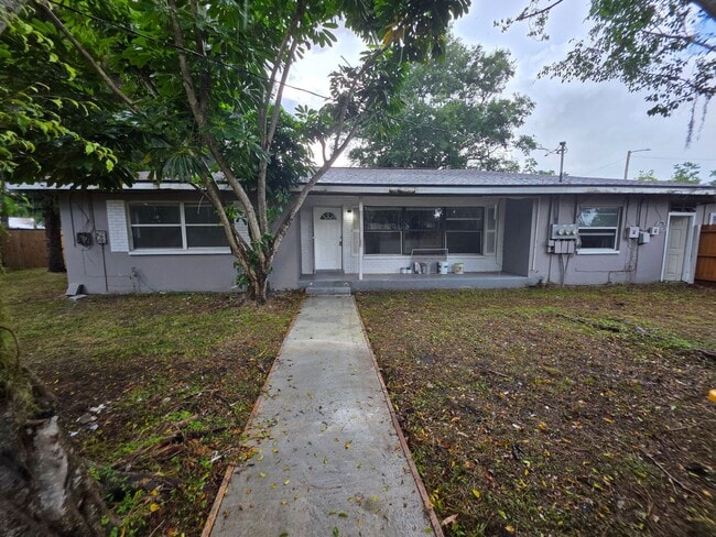 Building Photo - 5401 Russell Ave Unit 2 Rental
