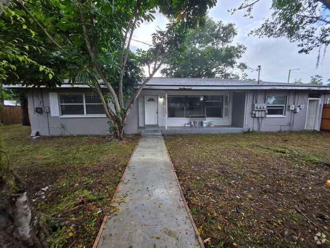 Building Photo - 5401 Russell Ave Unit 2 Rental