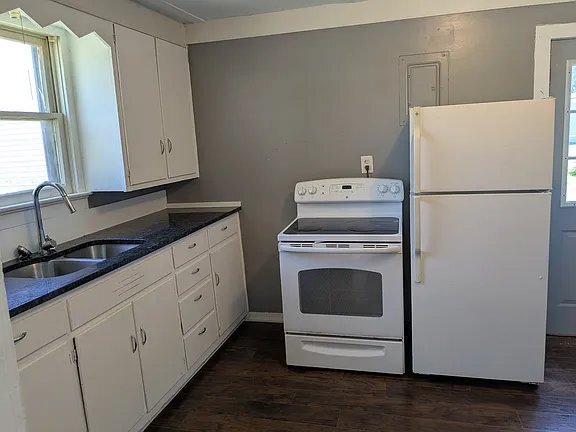 Photo - 310 N Locust St