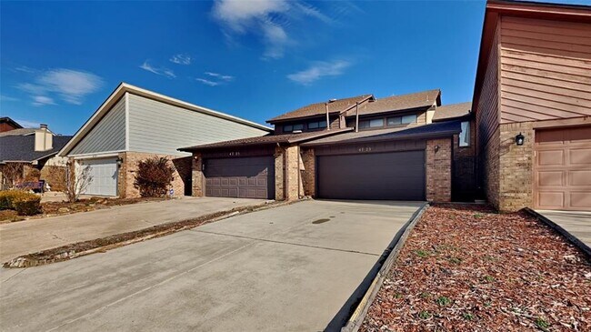 Photo - 4723 Hemlock Ln
