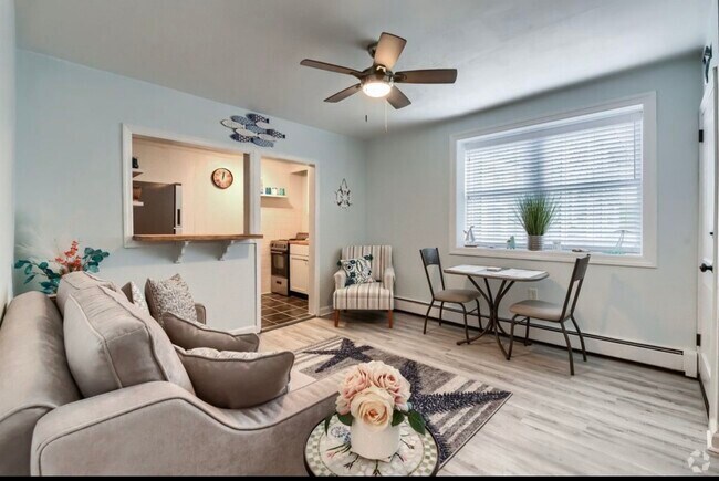 Building Photo - 3401 Ocean Ave Unit 9 Rental