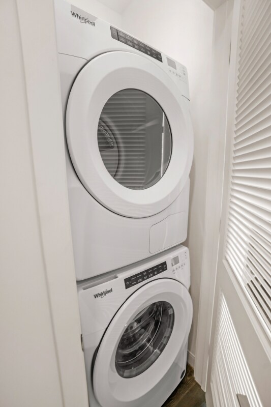 Photo - 445 E Waterside Dr