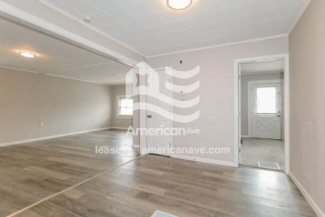 Photo - 2101 Dewey Ave