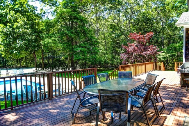 Photo - 11 Forest Crossing