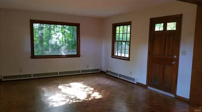 Photo - 13 Waterbury St