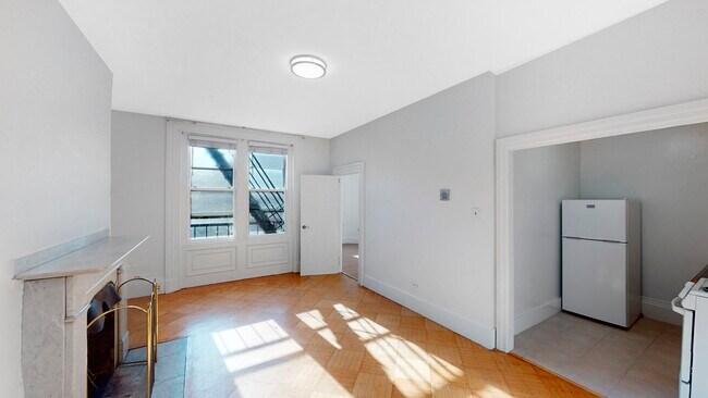 Photo - 397 Beacon St Unit 4R