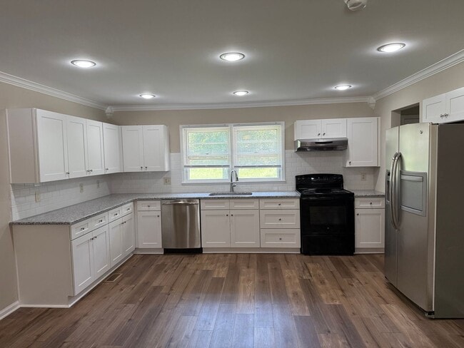 Photo - 6620 Lakeview Rd