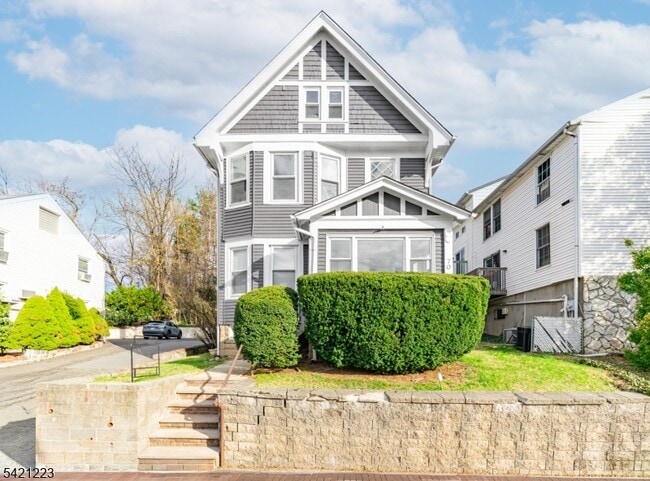 Photo - 70 Valley St