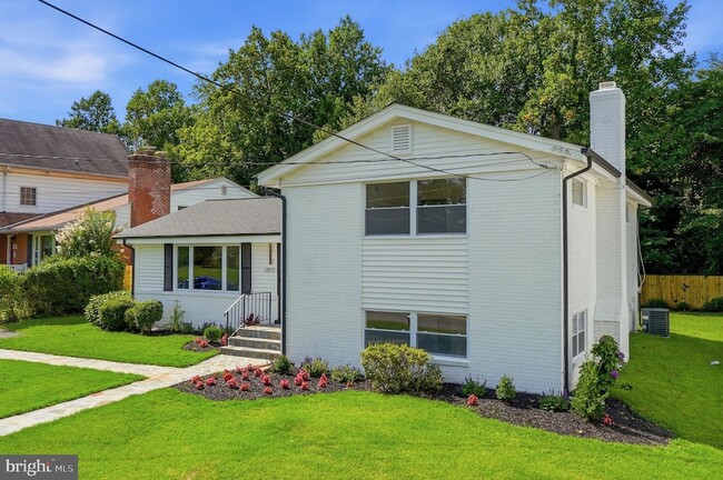 Photo - 9831 Singleton Dr