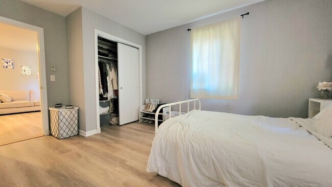 Photo - 190 Kelton St Unit 14