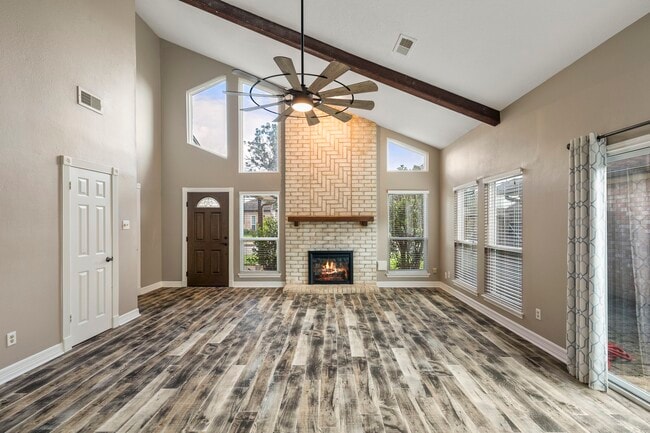 Photo - 2919 Lakeview Dr