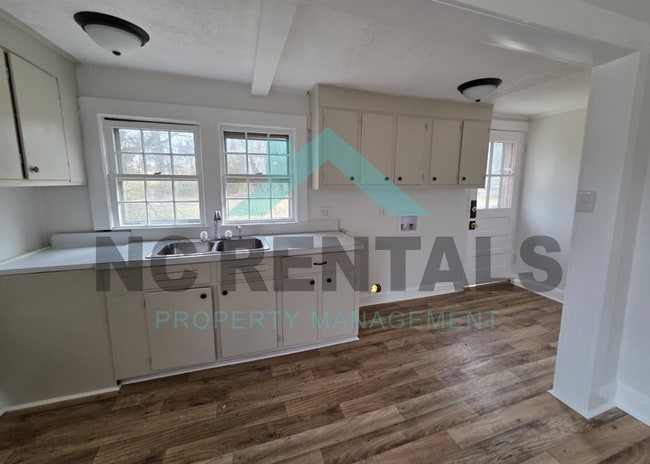 Photo - 1318 Front St