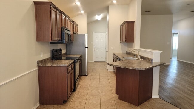 Photo - Spacious Four Bedroom Home in Frenship