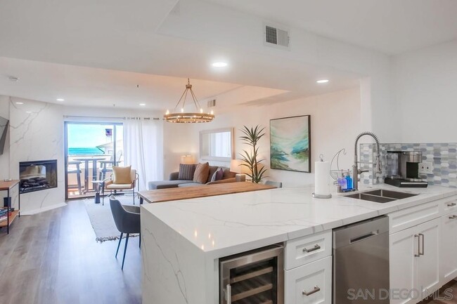Building Photo - 5726 La Jolla Blvd Unit 201 Rental
