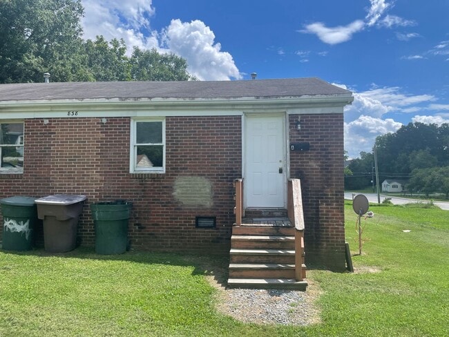 Building Photo - 838 Broad Ave Unit 838 Broad Ave  A