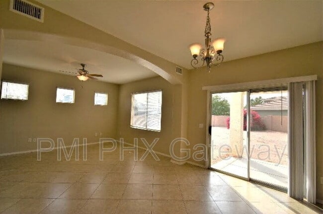 Photo - 2619 E Shannon St