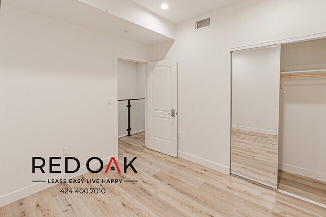 Photo - 5654 Farmdale Ave Unit 5654