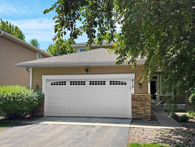 Photo - 815 Newberry Ln