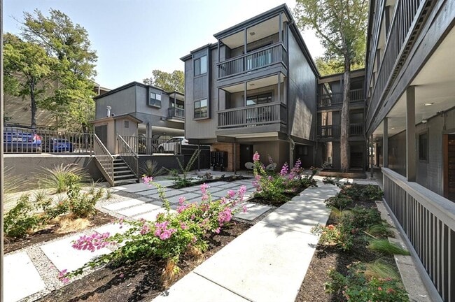 Photo - 3301 Red River St Apartment Unit 203