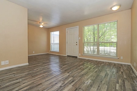 Photo - 2701 Green Oaks Rd