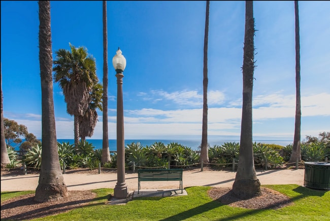 Beautiful Palisades Park in front of the Building