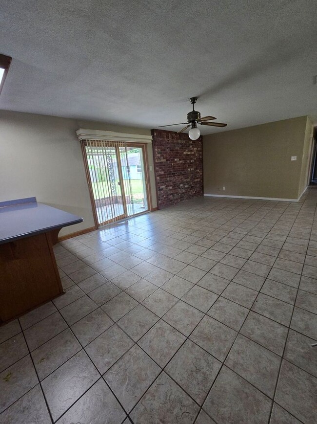 Photo - $500 Off 1st Month Special