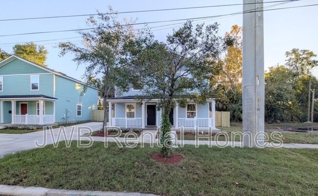 Building Photo - 833 Bridier St