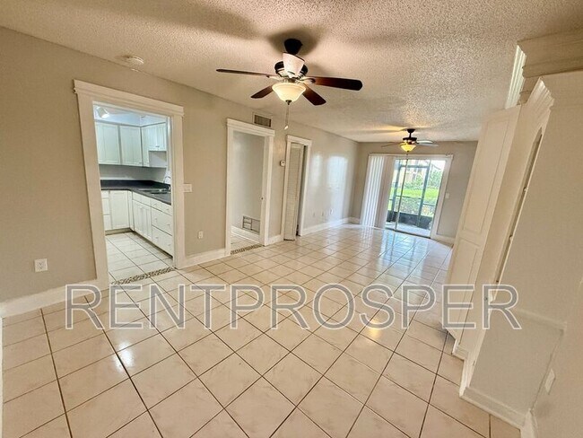 Photo - 938 Lake Destiny Rd Unit B