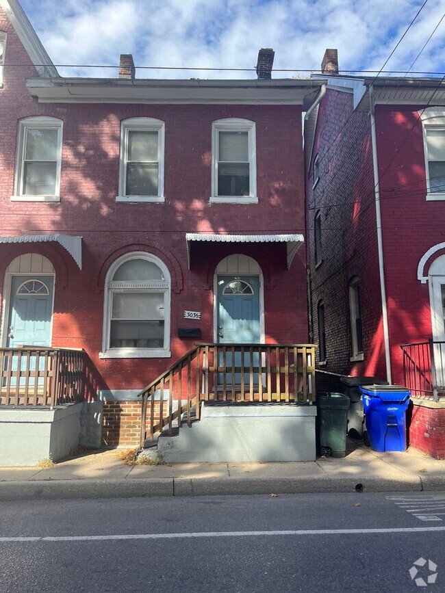 Building Photo - N. N Locust St Unit 303 1/2 Rental
