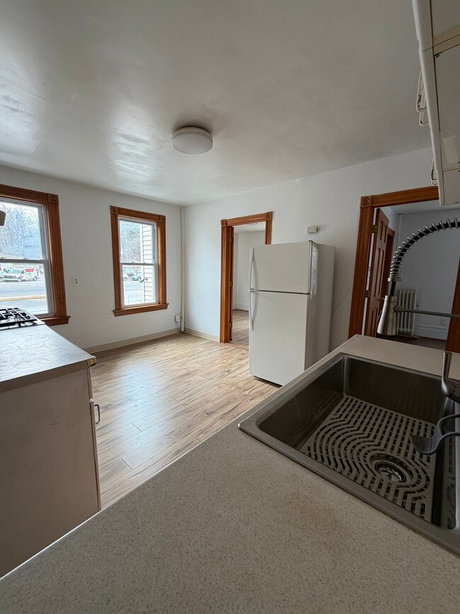 Kitchen - 6 Smythe St Unit 2