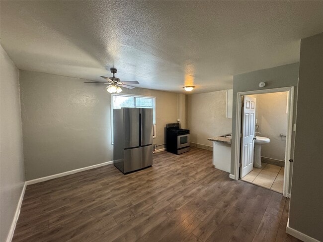 Building Photo - 2705 Lorraine St Unit 21 Rental