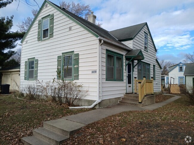 Building Photo - Adorable 4 Bed | 2 Bath in Longfellow Rental