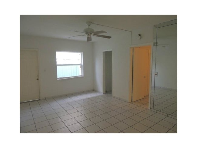 Living Room - 2243 Calais Dr Unit 2