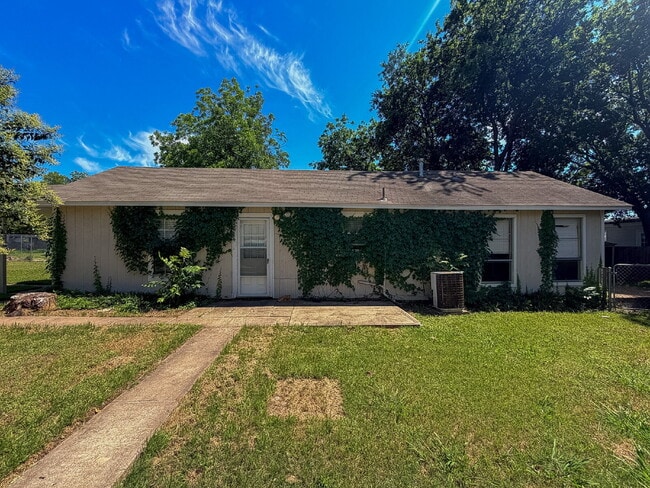 Photo - 3 Bed, 1.5 Bath House on Over a Quarter Acre