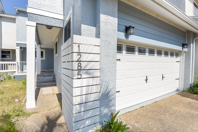 Photo - 1285 Capri Dr