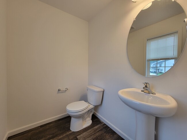 Photo - 140 Robert Cir