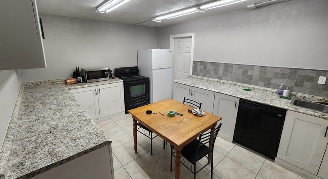 Photo - 76 E 1st N Unit 76 Shared Apartment
