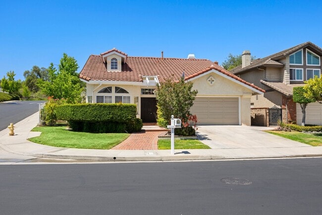 Beautiful Updated Corner Lot 3 Bed 3 Bath ... - Beautiful Updated Corner Lot 3 Bed 3 Bath ... House