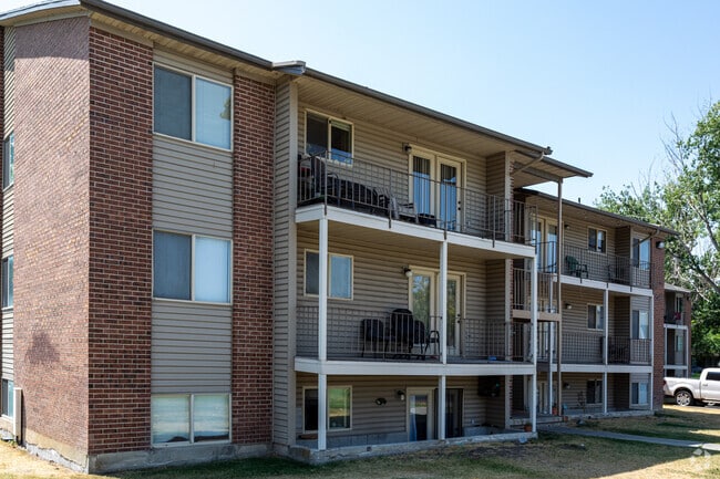 Building Photo - Cambridge Cove