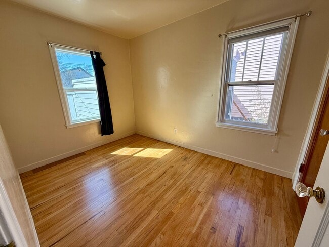 Photo - 3 Bedroom / 2 Bath Home - Bespoke Elegance in the University District!