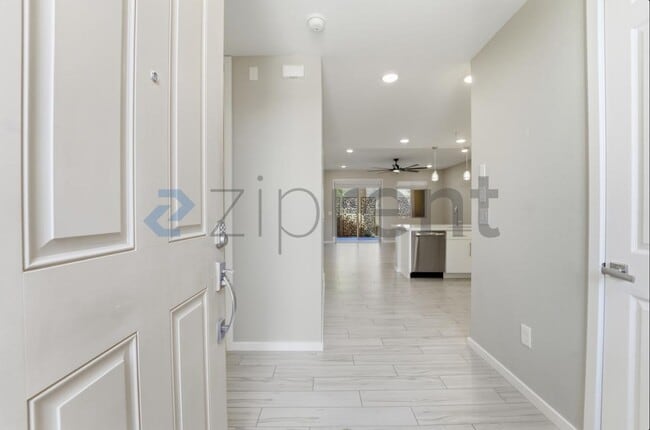 Photo - 250 W Queen Creek Rd