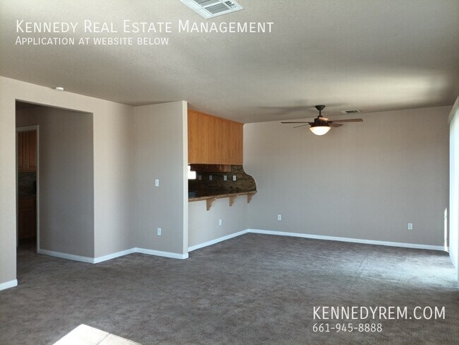 Photo - 461 West Avenue K-