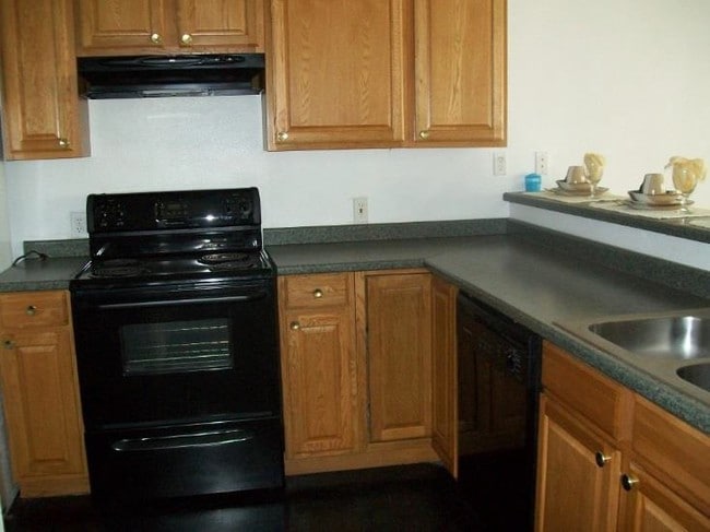 Photo - Empty Eye 290 Apartments