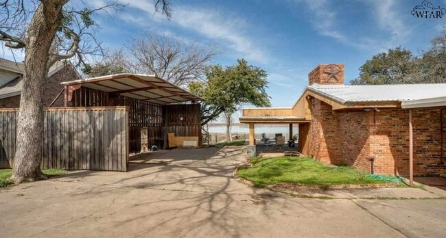 Photo - 607 Shoreline Dr