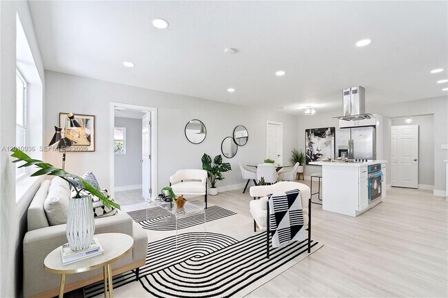 Photo - 925 NW 84th St