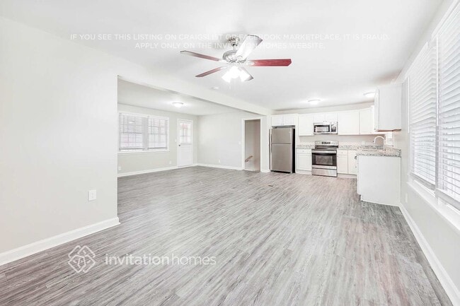 Photo - 640 Des Moines Dr