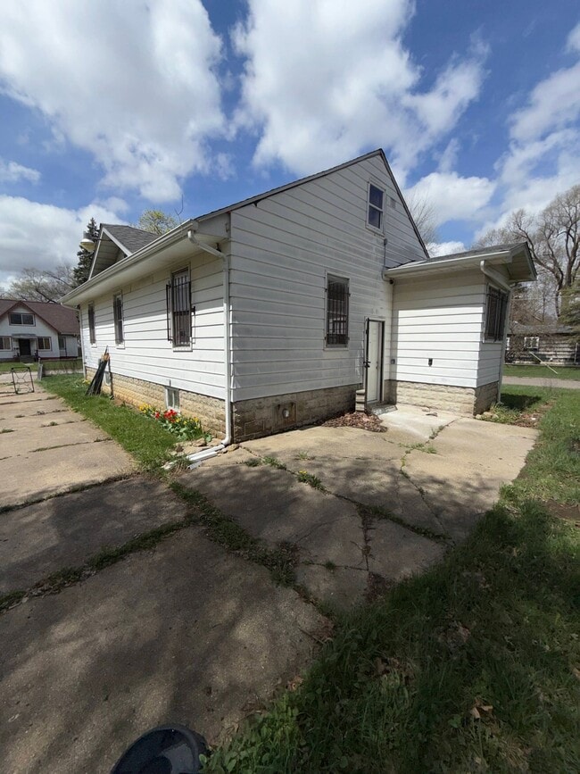 Photo - 3918 Trumbull Ave